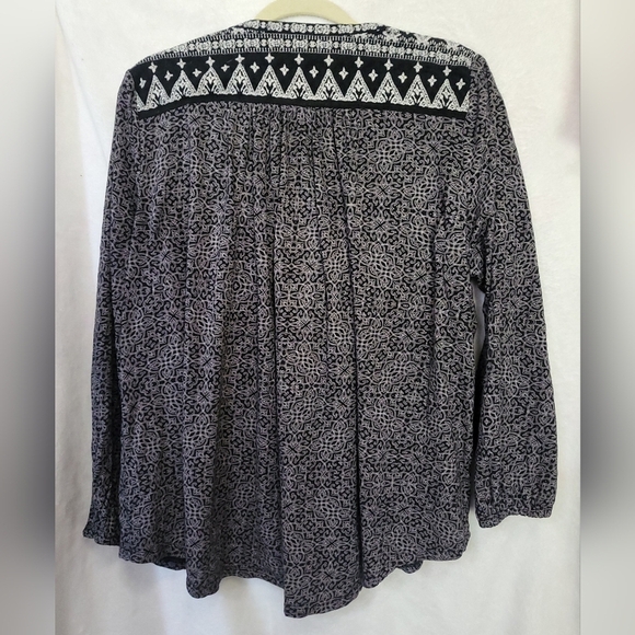 Lucky Brand Black White Peasant Boho Hippie Flowing embroidered Metallic Top 2X - Picture 6 of 6